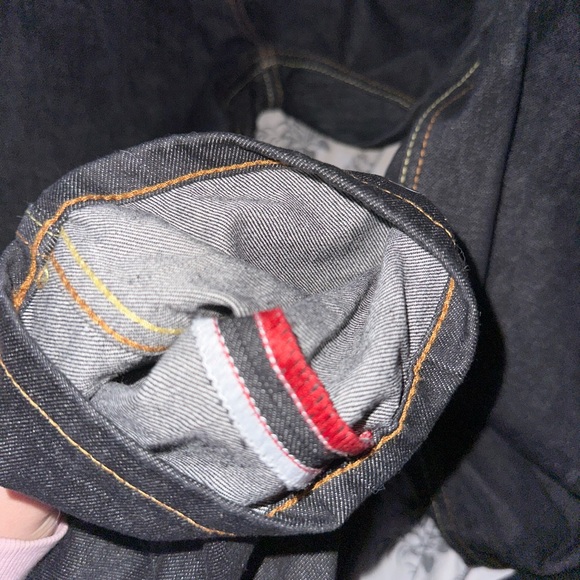 Evisu Jeans - Picture 6 of 7